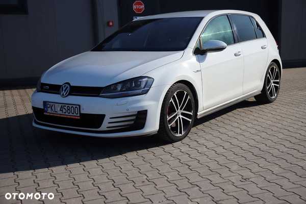 Volkswagen Golf VII 2.0 TDI BMT GTD DSG