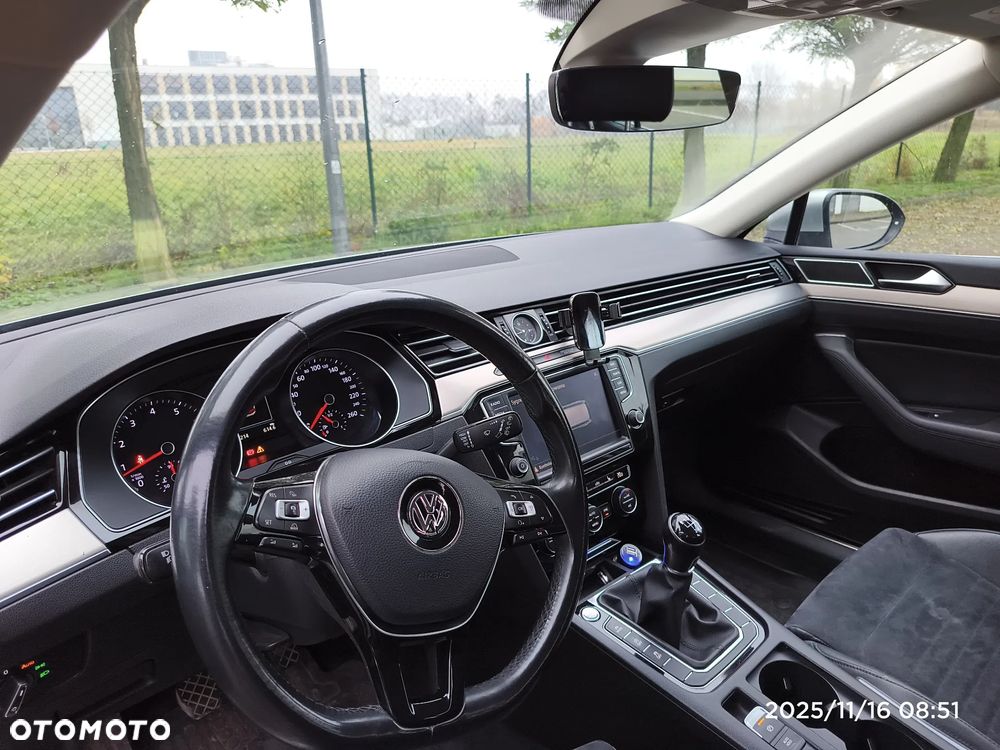 Volkswagen Passat - 5