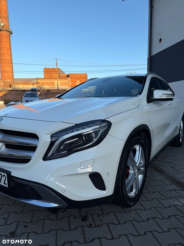 Mercedes-Benz GLA 200 7G-DCT - 10