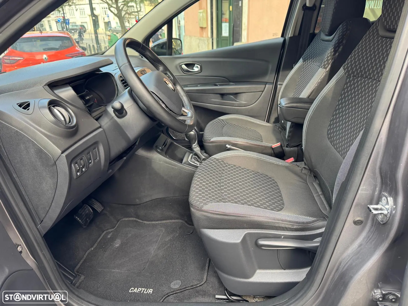 Renault Captur 1.5 dCi Exclusive EDC - 18