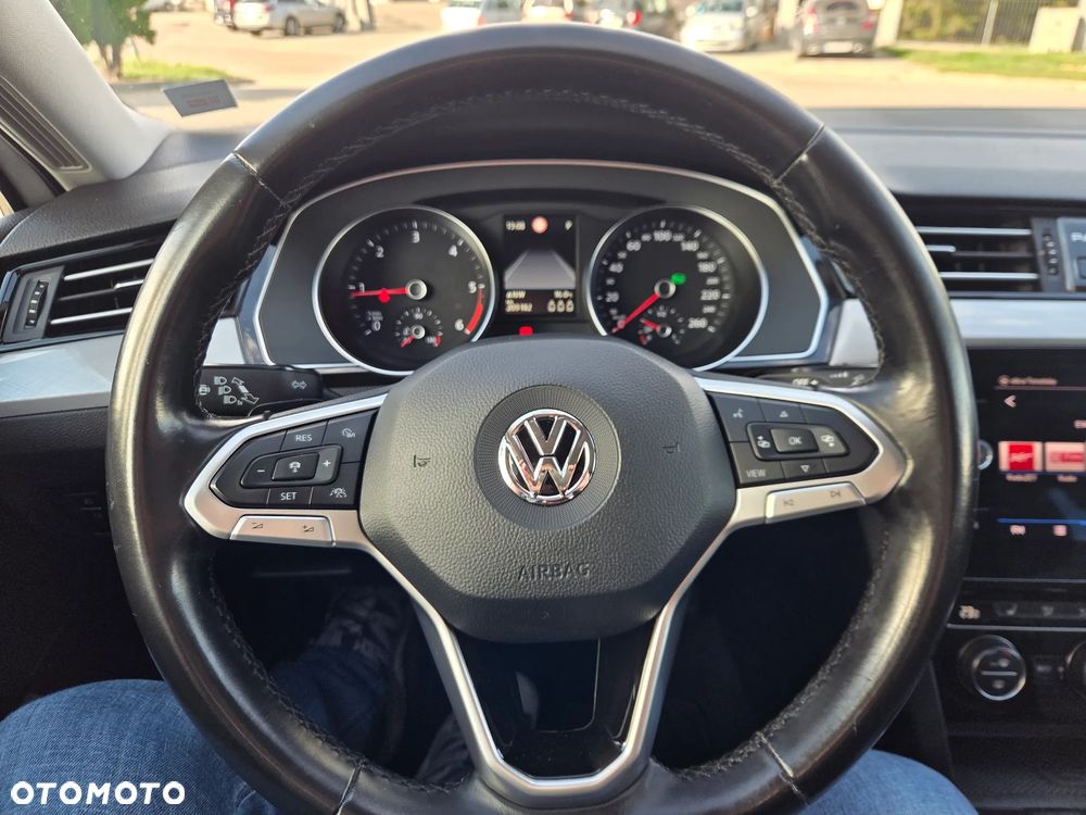 Volkswagen Passat 2.0 TDI SCR DSG Business - 21