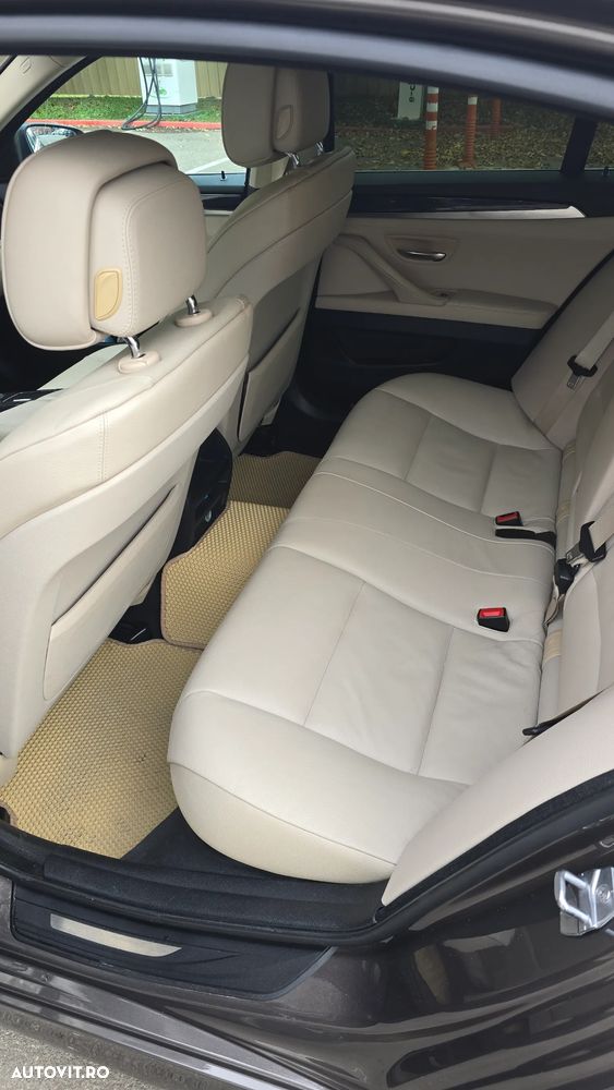 BMW Seria 5 525d xDrive AT - 9