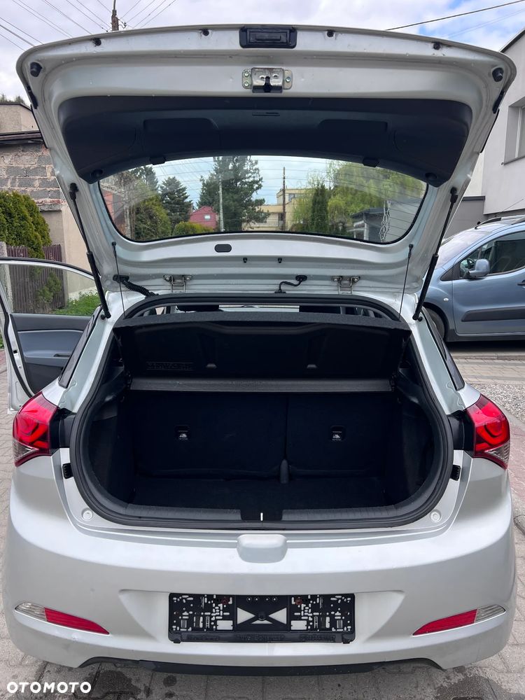 Hyundai i20 blue 1.2 Classic - 7
