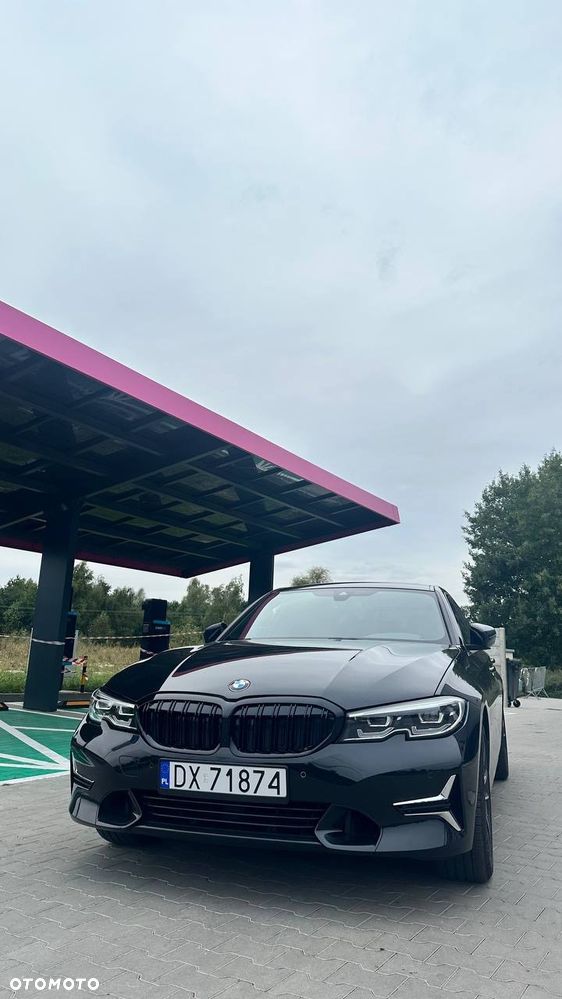 BMW Seria 3 330i xDrive Luxury Line sport - 9