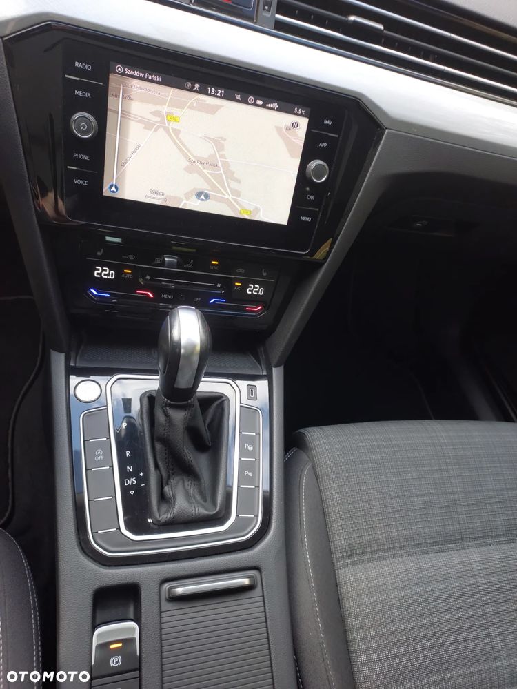 Volkswagen Passat Variant 2.0 TDI SCR DSG 4Motion Elegance - 23