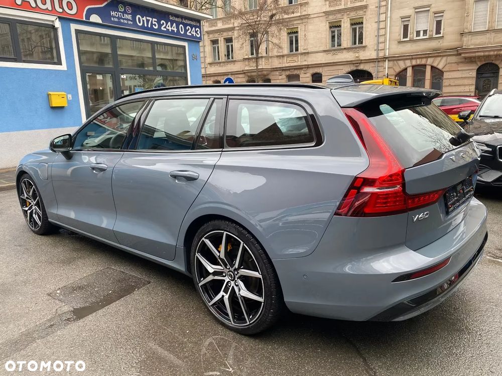 Volvo V60 T8 AWD Plug-In Hybrid Polestar Engineered R-Design - 2