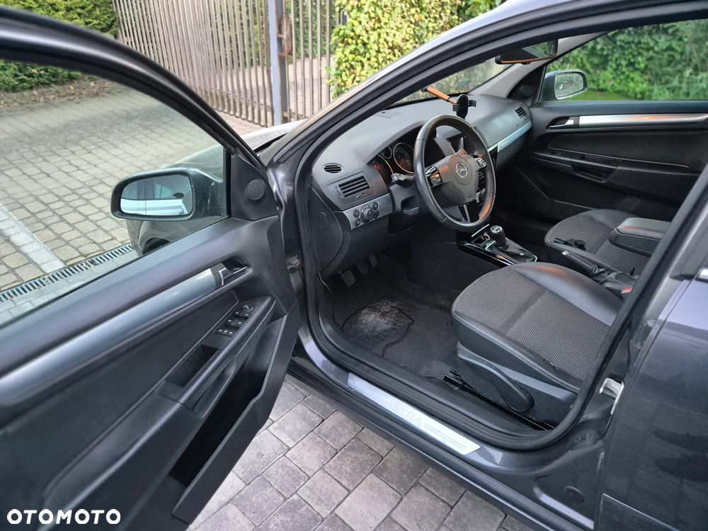 Opel Astra 1.9 CDTI DPF Cosmo - 5