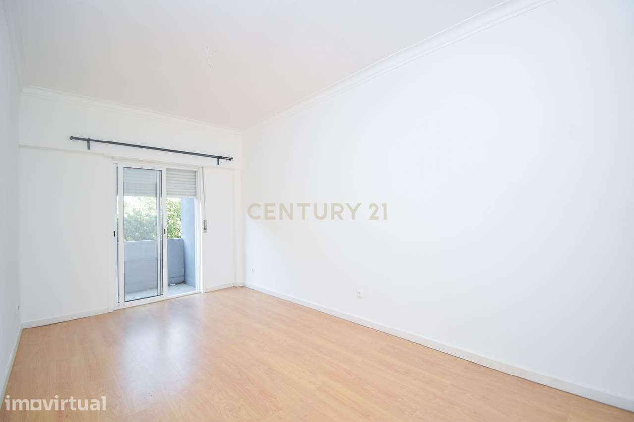 Apartamento T2 para Arrendamento em Alcântara | Excelente Localização - Grande imagem: 3/23