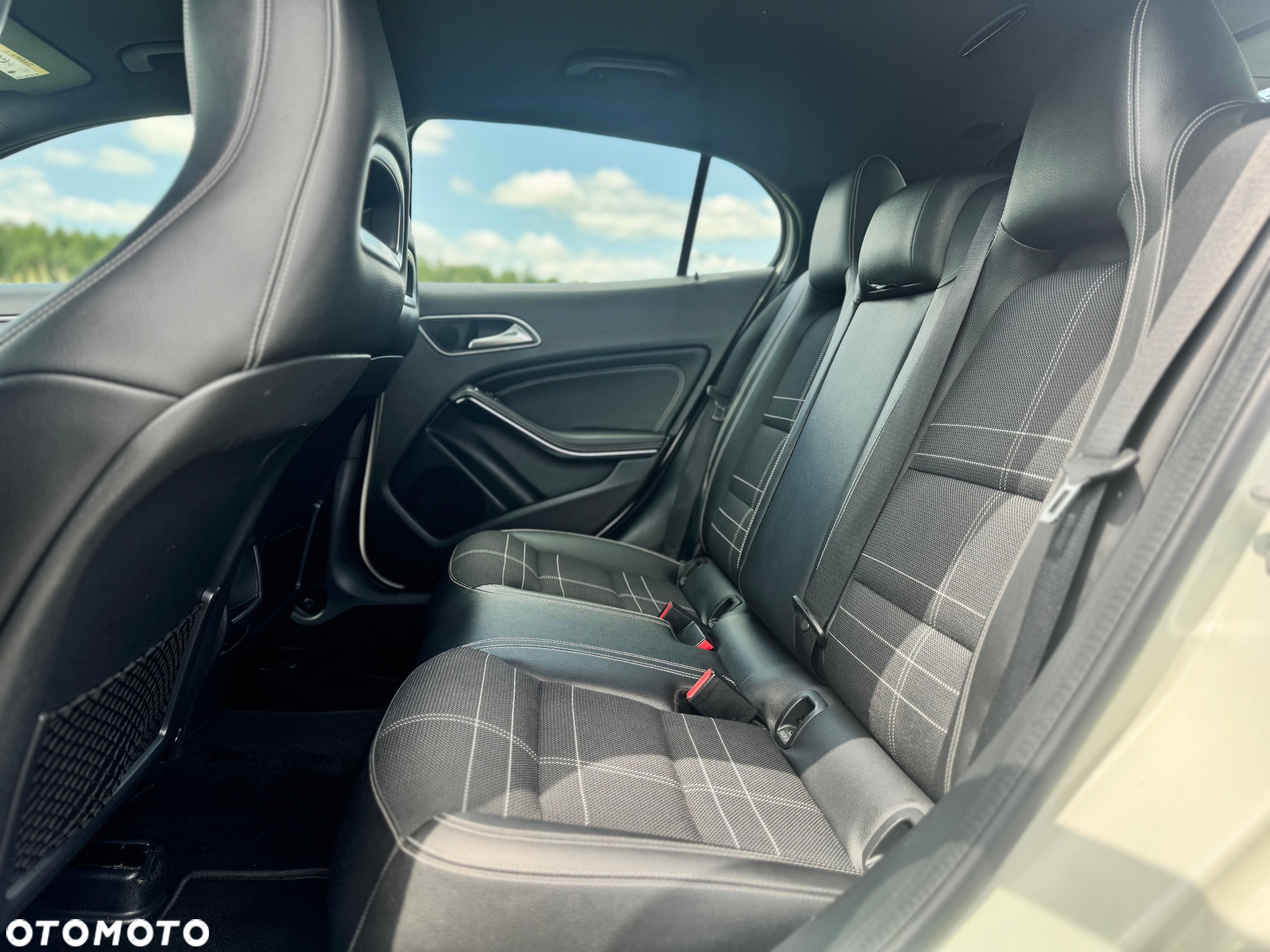 Mercedes-Benz GLA - 16