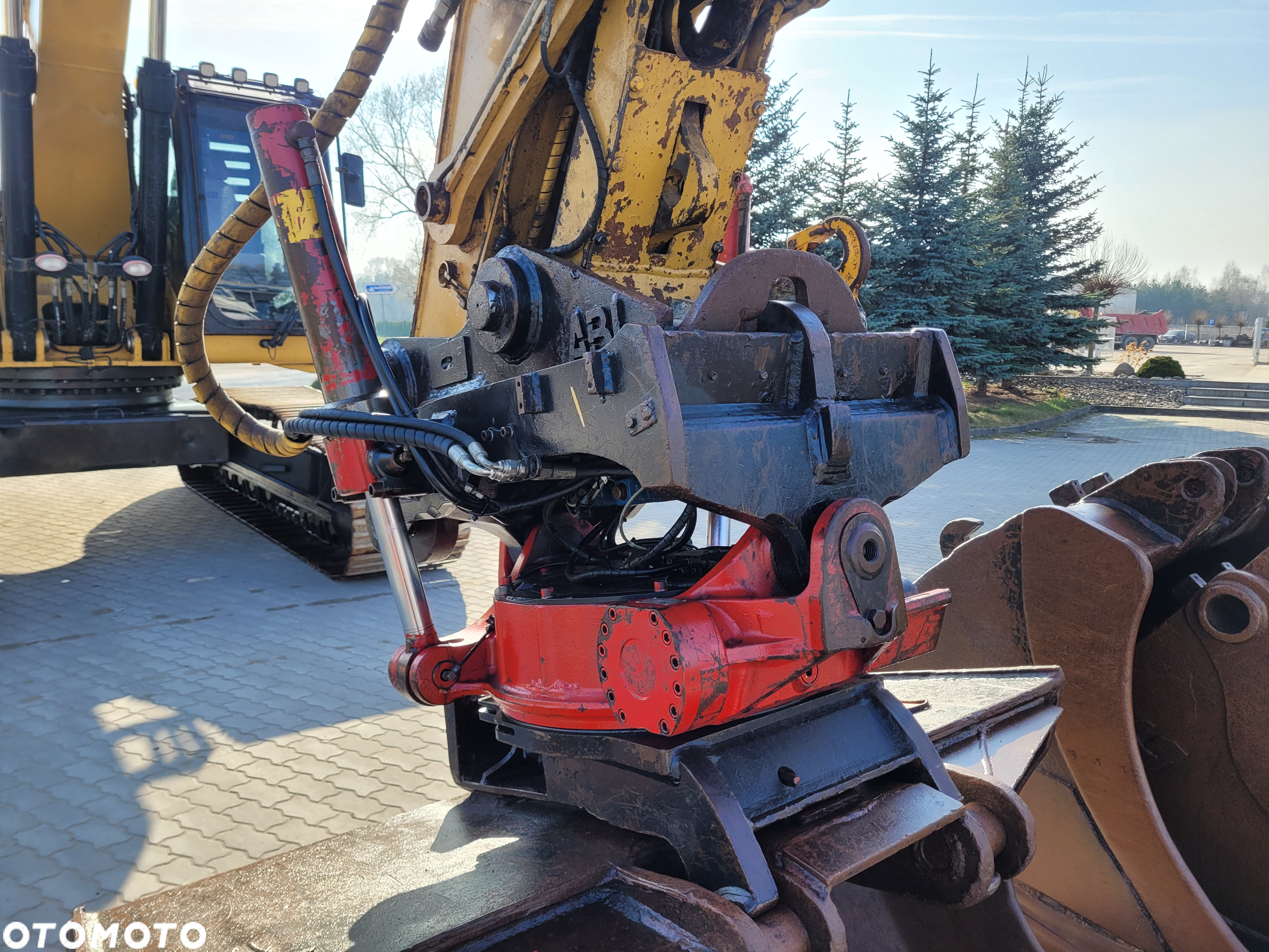 Caterpillar CAT 325 D - 13