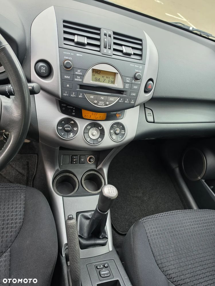 Toyota RAV4 2.0 4x4 Travel - 28