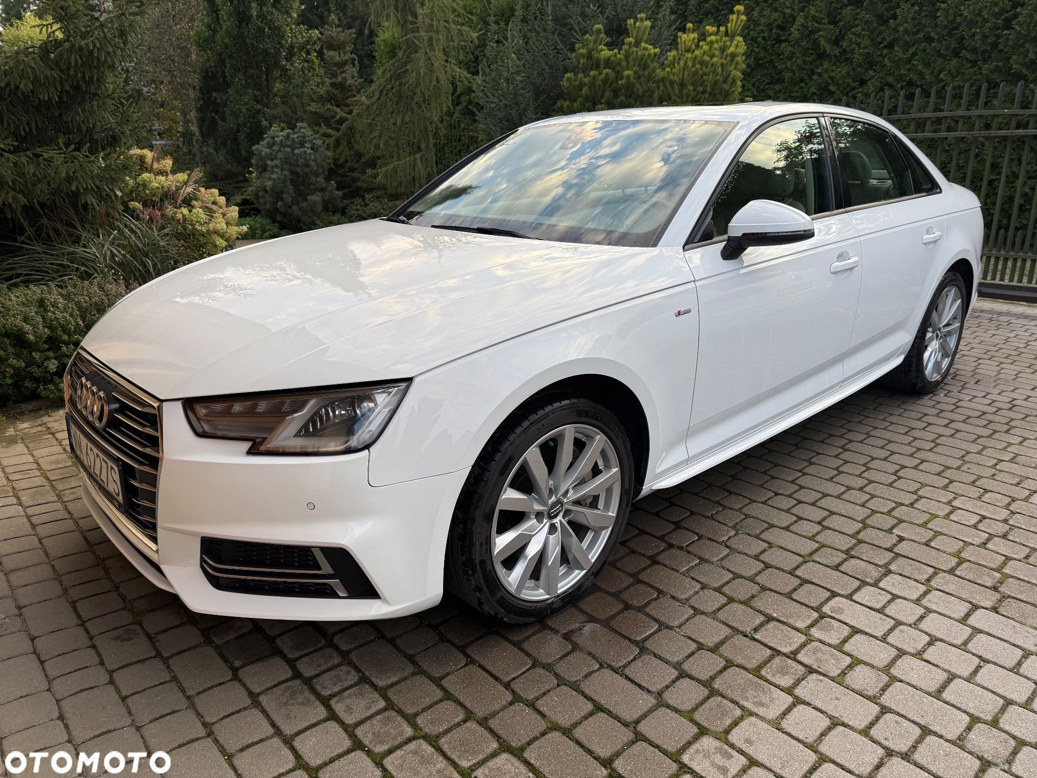 Audi A4 - 1