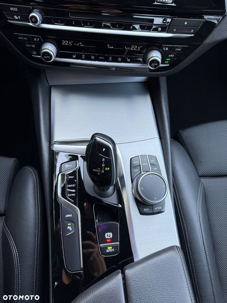 BMW Seria 5 530e iPerformance M Sport sport - 16