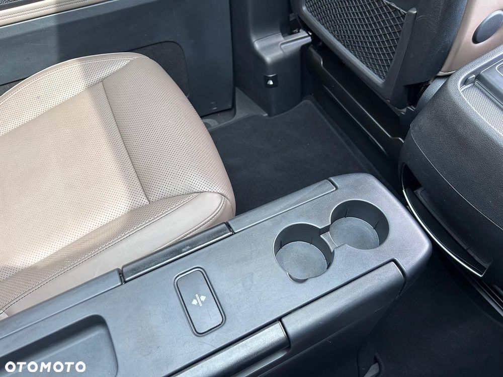Mercedes-Benz Klasa V 300 d 4-Matic Exclusive 9G-Tronic (d³ugi) - 28