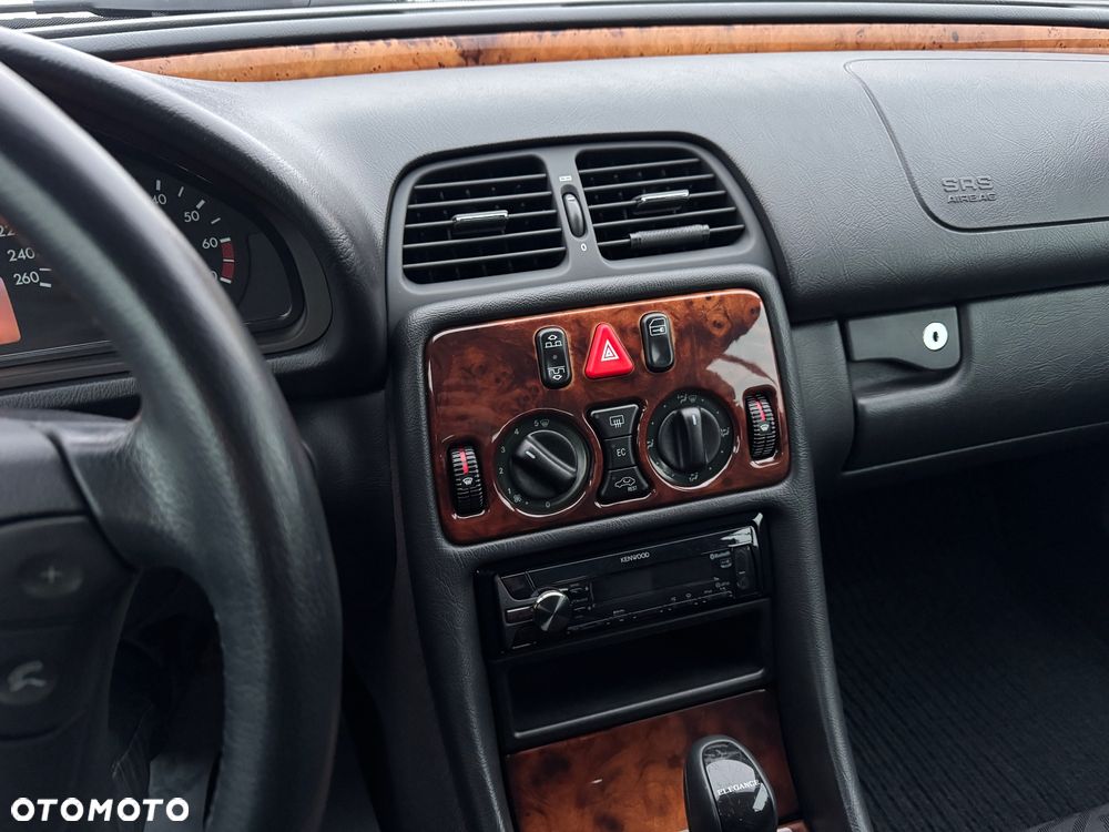 Mercedes-Benz CLK - 25