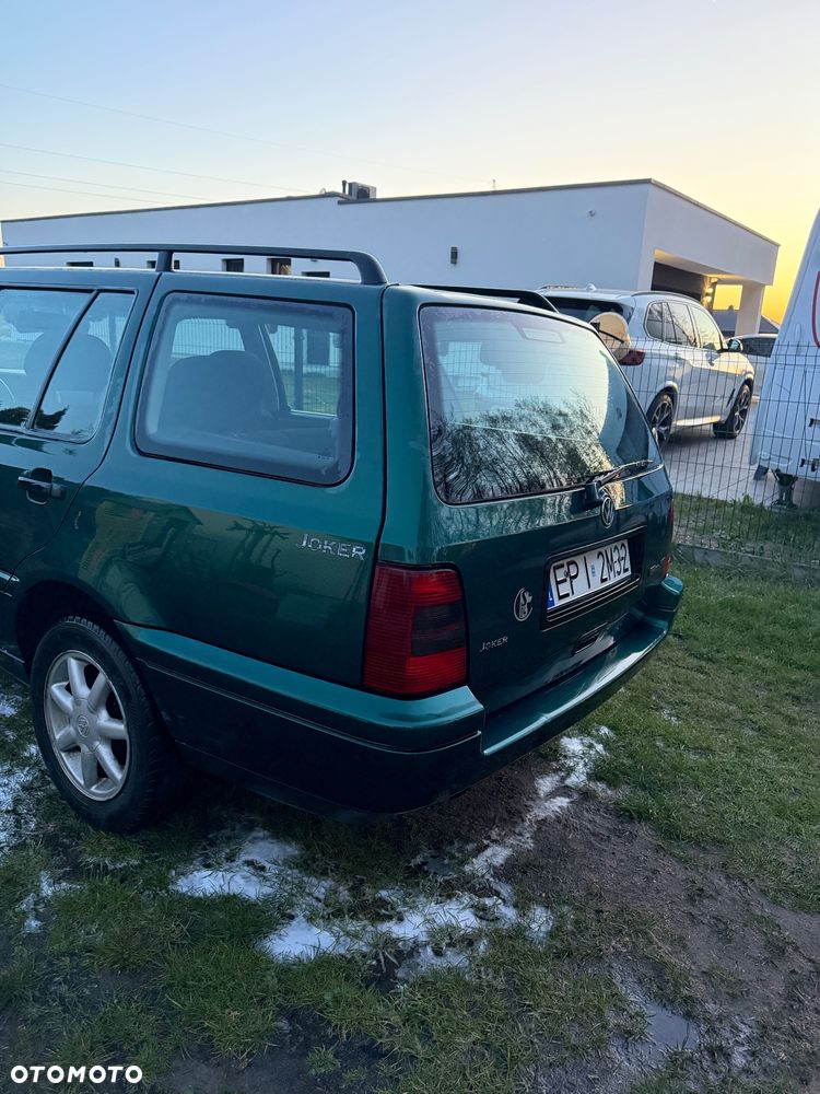Volkswagen Golf 1.6 - 4