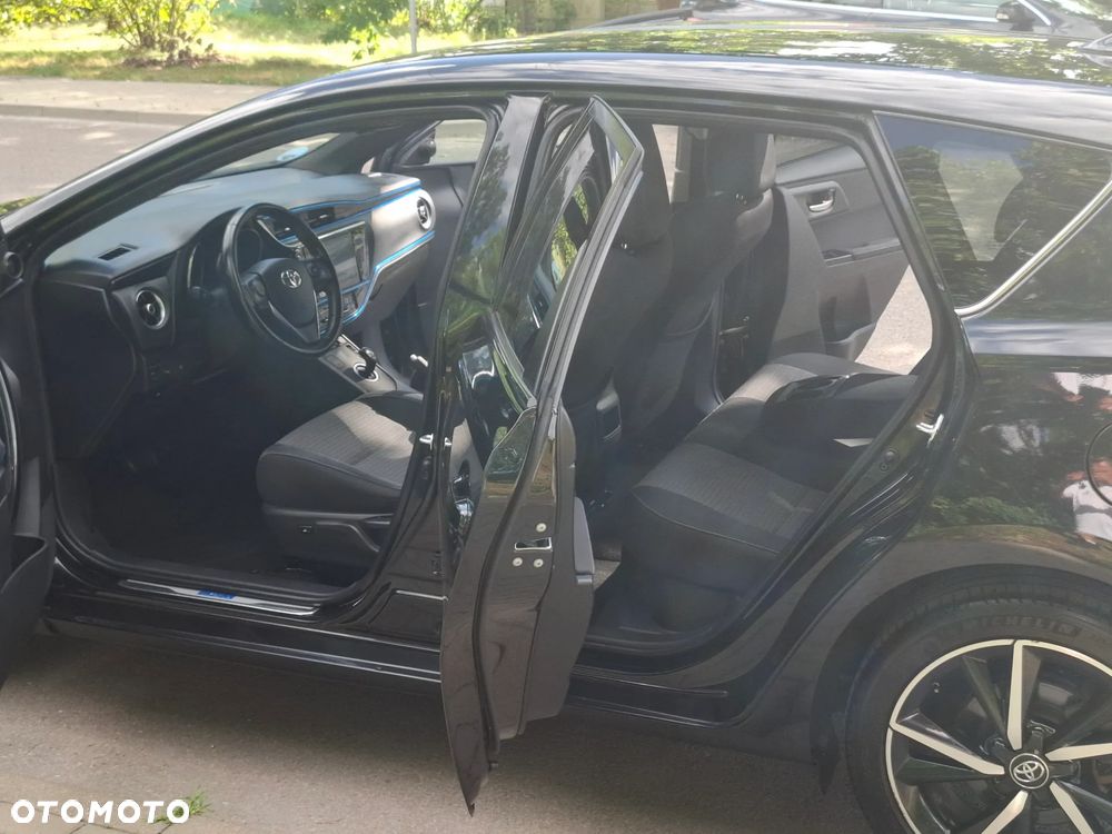 Toyota Auris - 11