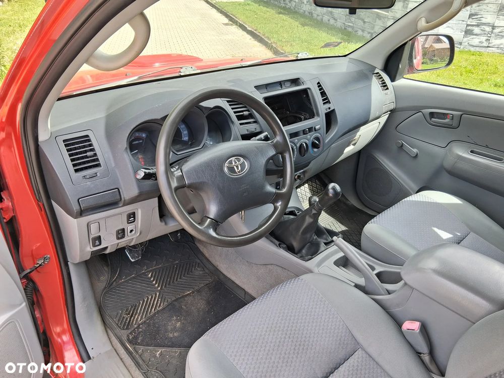 Toyota Hilux 2.5 D-4D DLX - 7