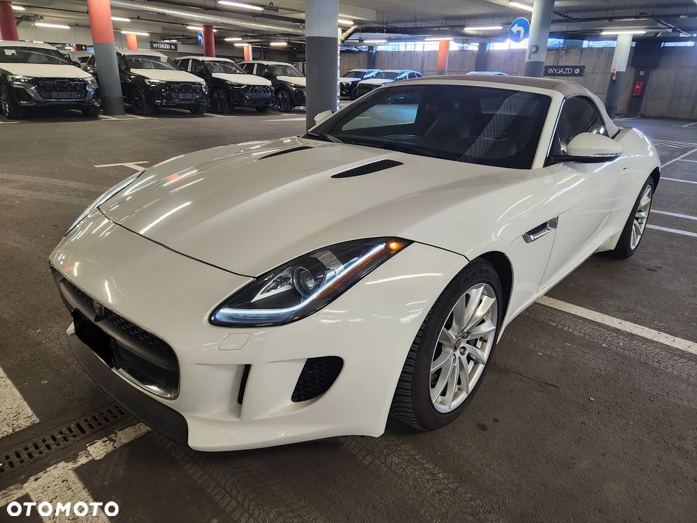 Jaguar F-Type Chequered Flag - 2