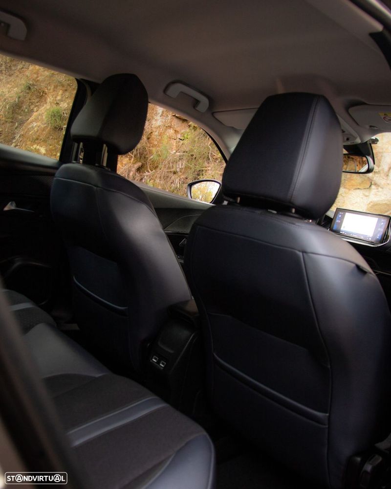 Peugeot 2008 1.2 PureTech Allure Pack - 19