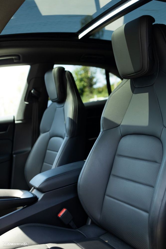 Porsche Macan Electric 4 - 8