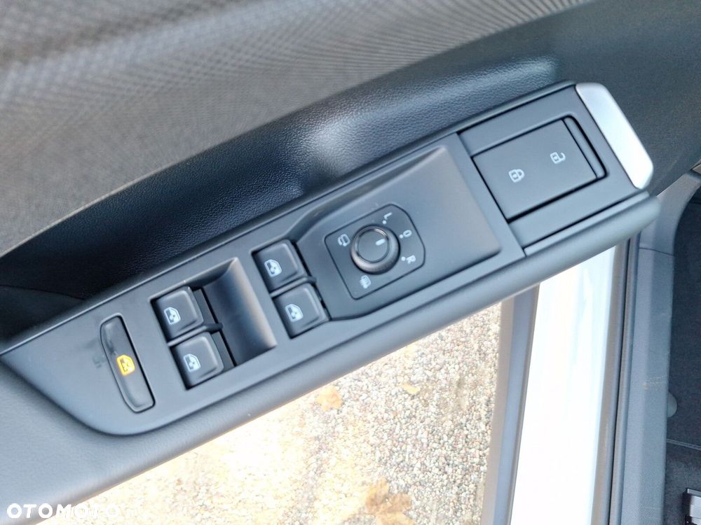 Volkswagen T-Roc - 21