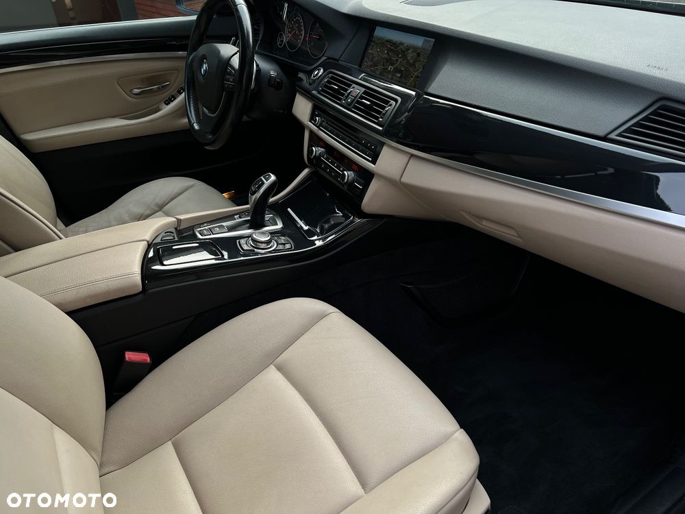 BMW Seria 5 520d Luxury Line - 8