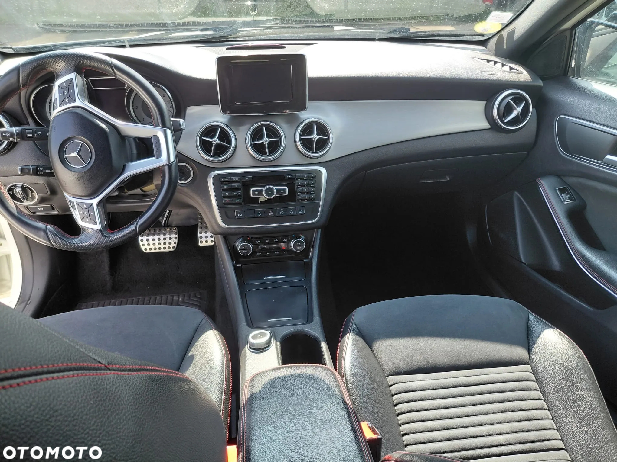 Mercedes-Benz GLA - 15