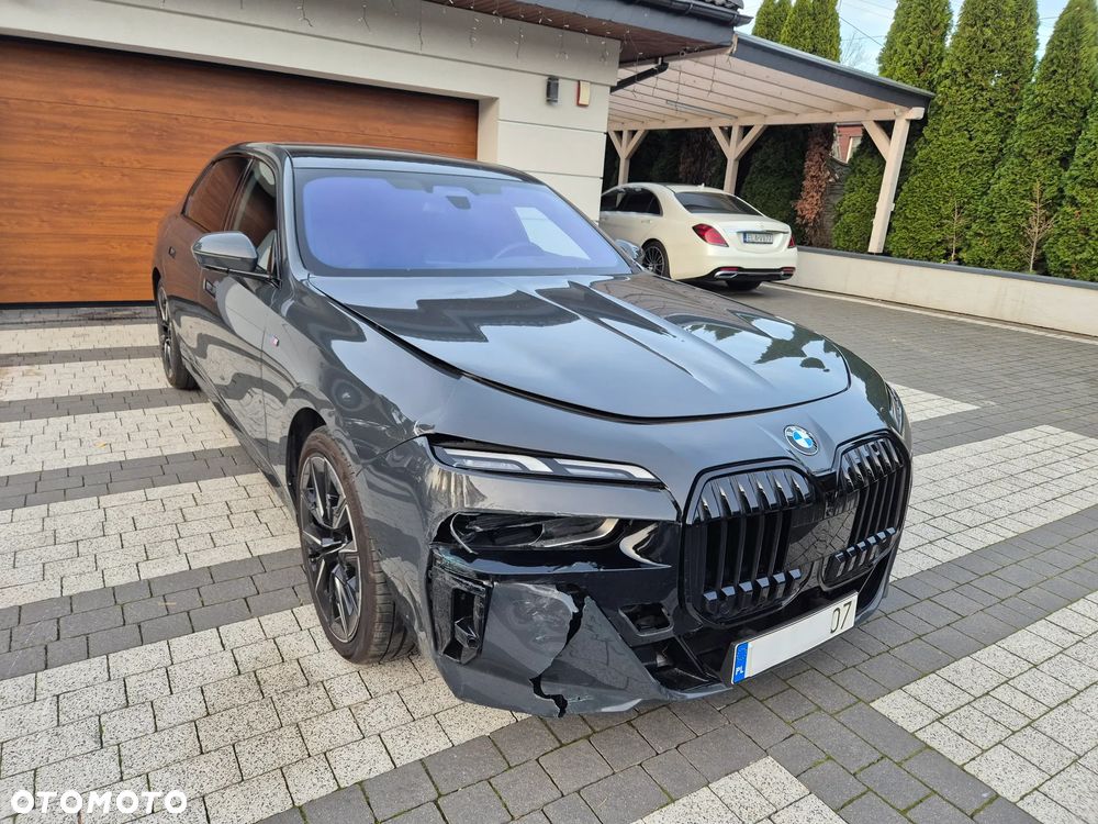 BMW Seria 7 - 8