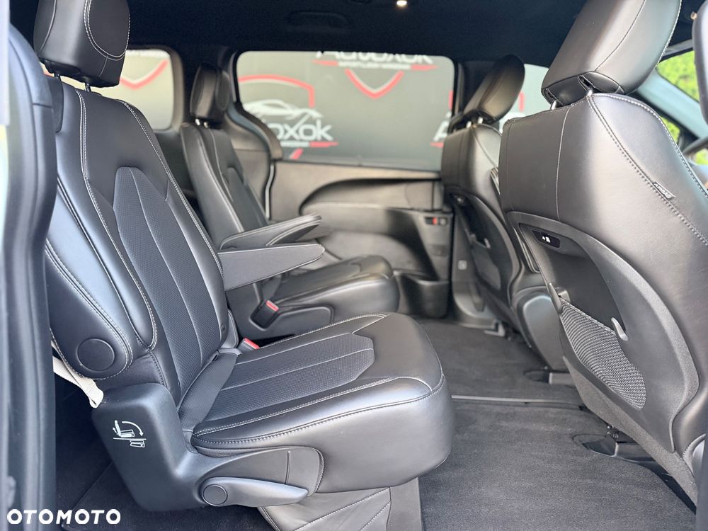 Chrysler Pacifica - 27