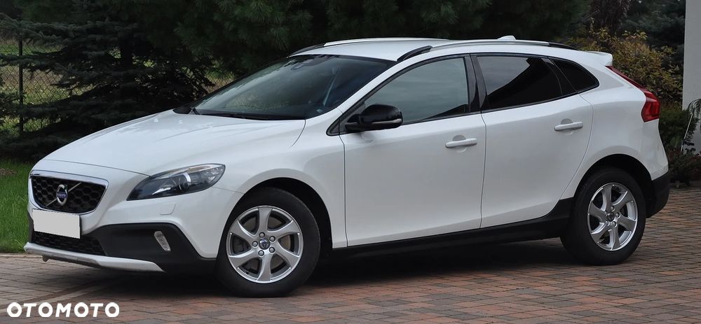 Volvo V40 Cross Country - 4