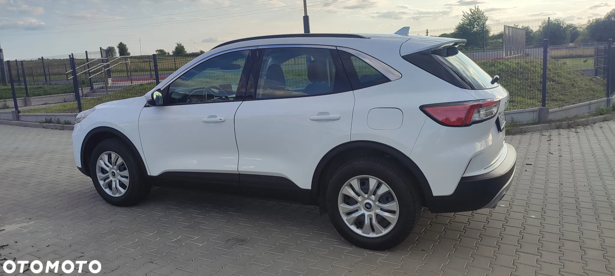 Ford Kuga - 4