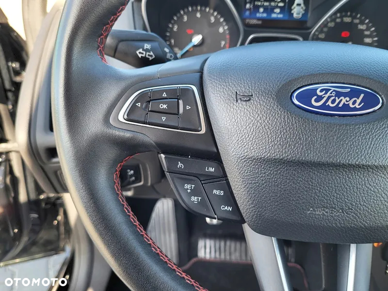 Ford Focus 1.0 EcoBoost ST-Line Style - 24