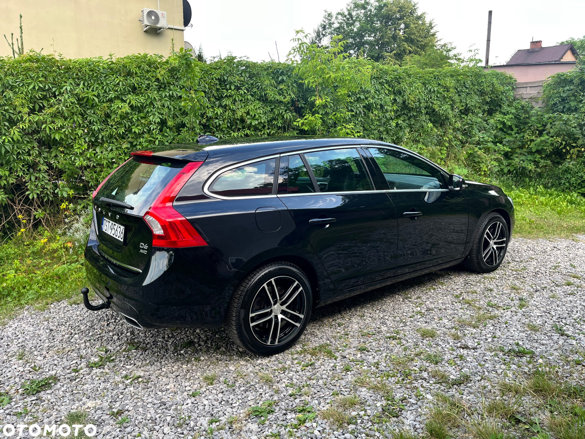 Volvo V60 D6 AWD Plug-in Hybrid R-Design Summum - 10