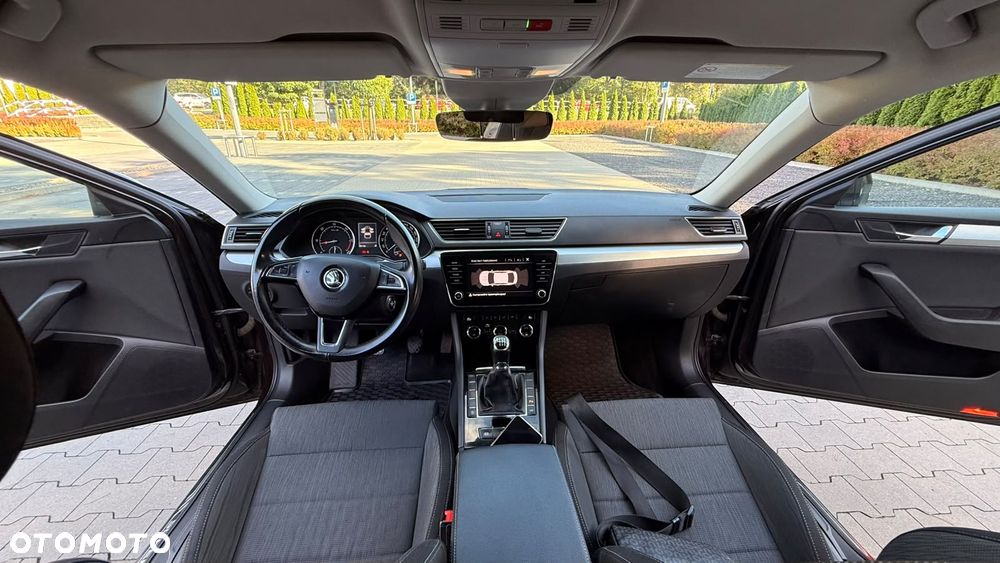 Skoda Superb 2.0 TDI Style - 37