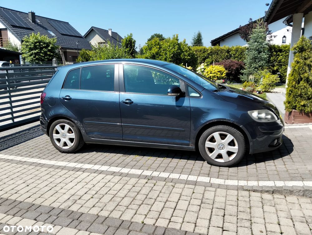 Volkswagen Golf Plus 2.0 TDI DSG Comfortline - 3