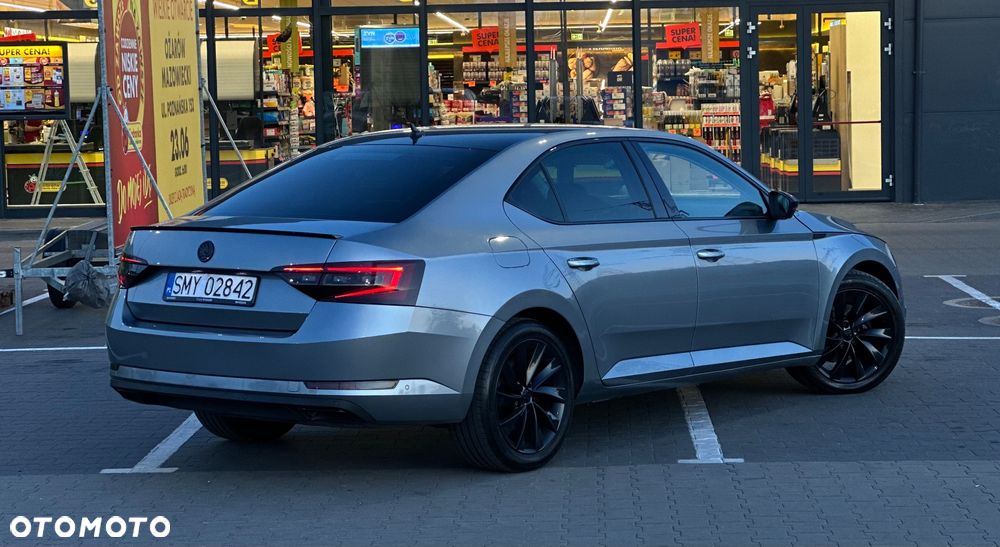 Skoda Superb 2.0 TDI Sportline DSG - 6