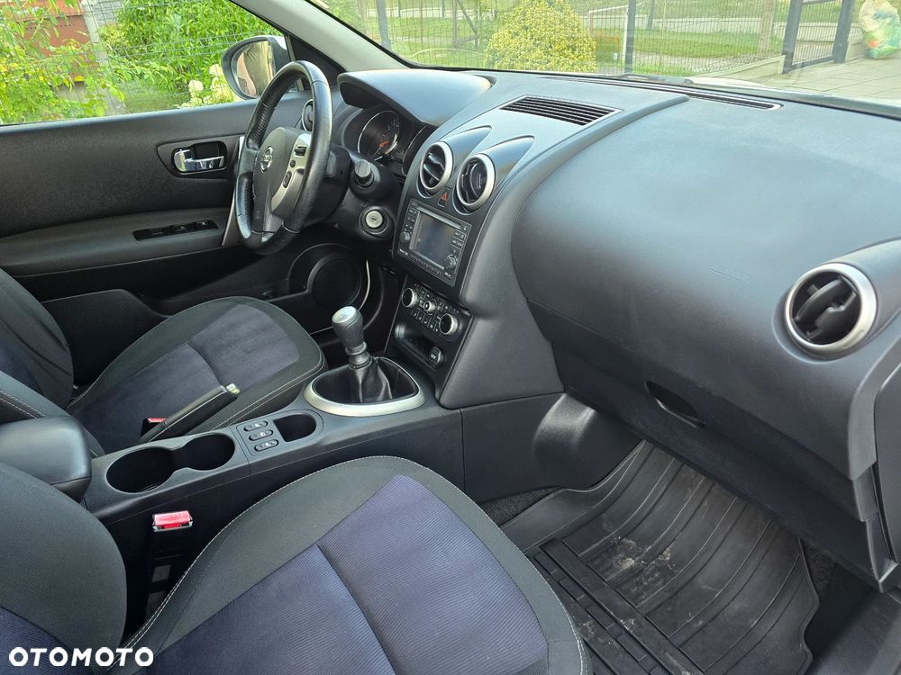 Nissan Qashqai - 25