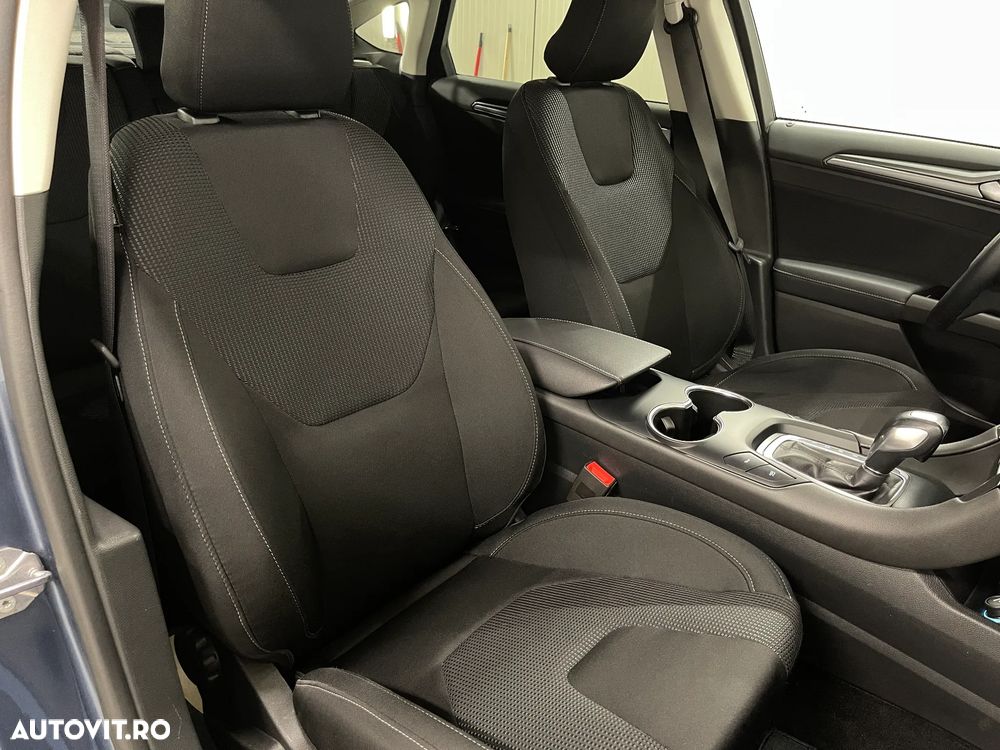 Ford Mondeo 2.0 HEV Titanium - 10