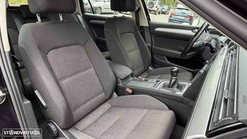 Volkswagen Passat Variant 1.6 TDI Confortline — fotografia 10