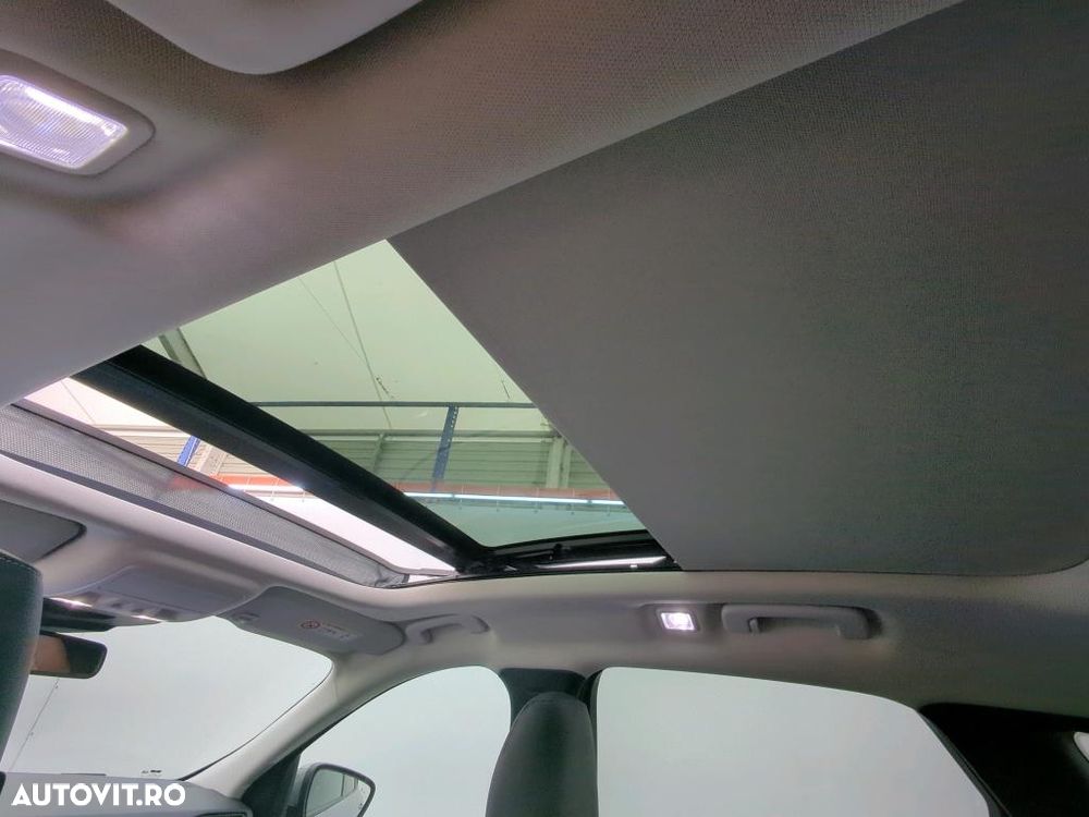 Ford Kuga - 10