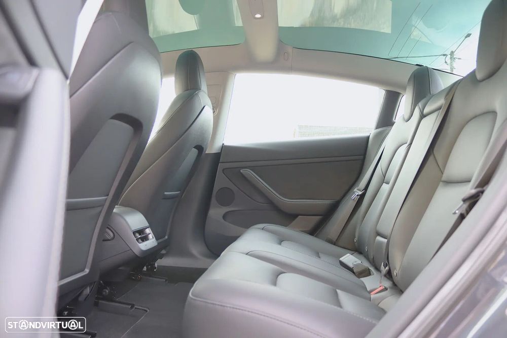 Tesla Model 3 Long-Range Dual Motor AWD - 31