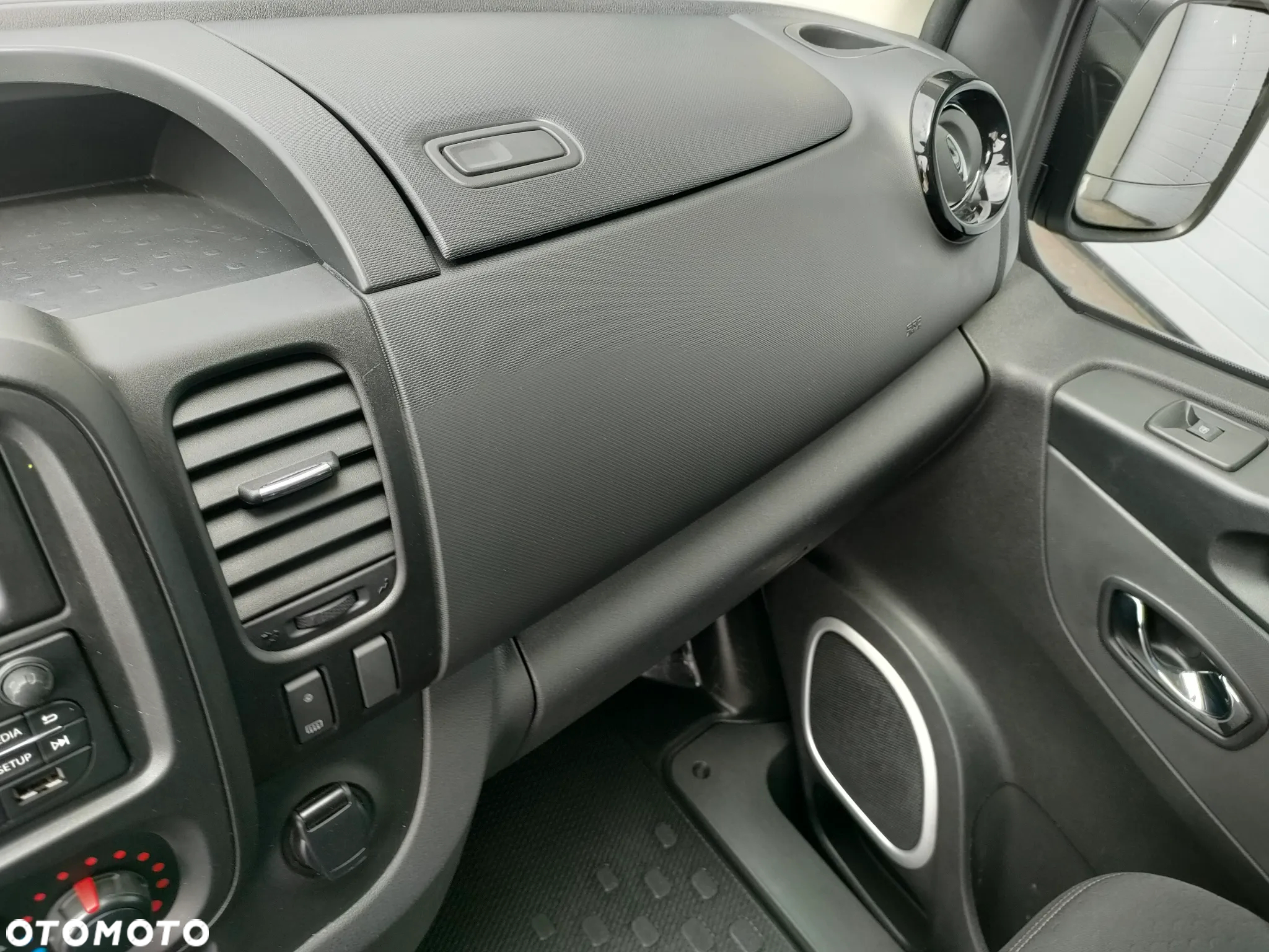 Opel Vivaro - 19
