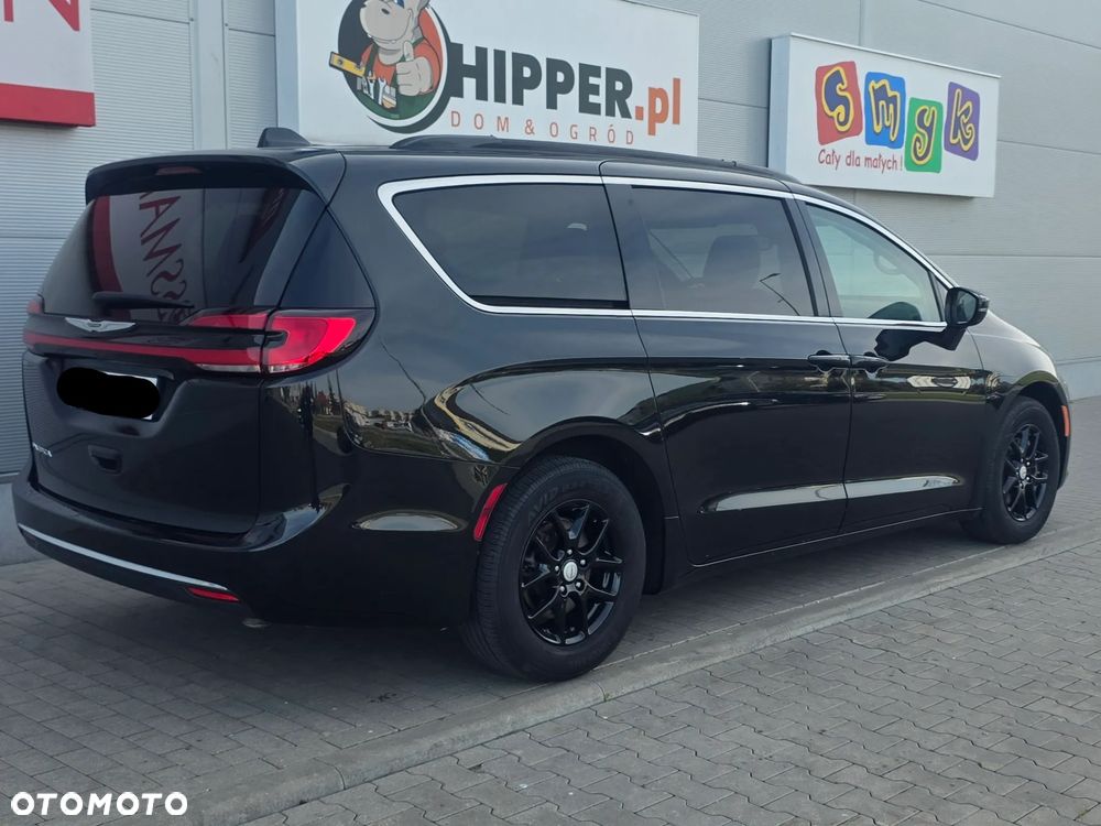 Chrysler Pacifica - 2