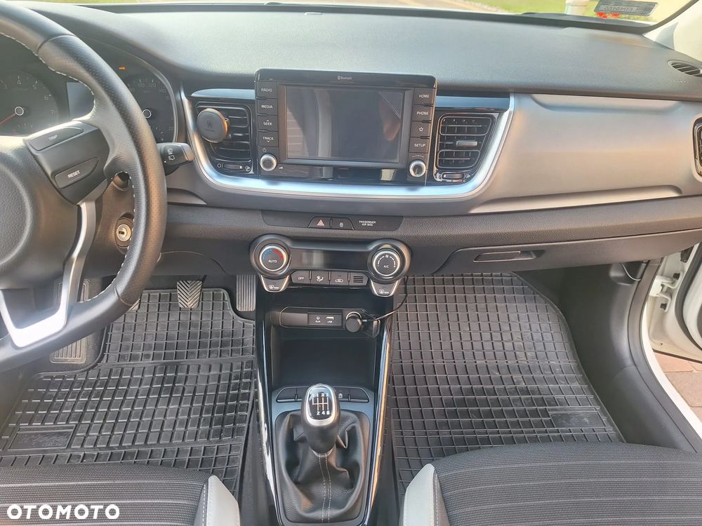 Kia Stonic 1.0 T-GDI L - 10