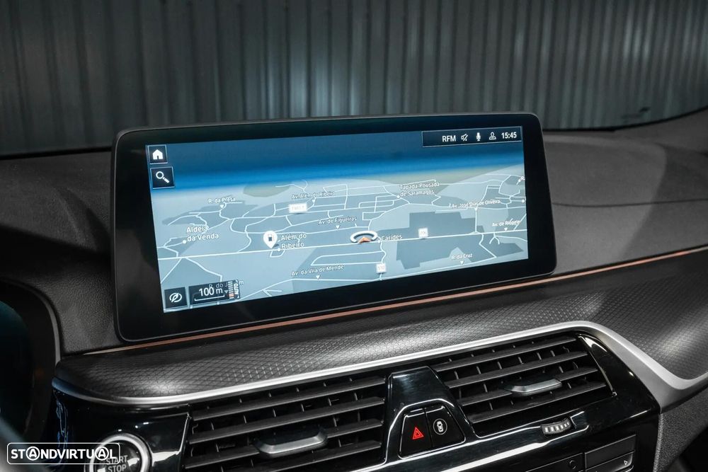 BMW 530 e Pack Desportivo M - 14