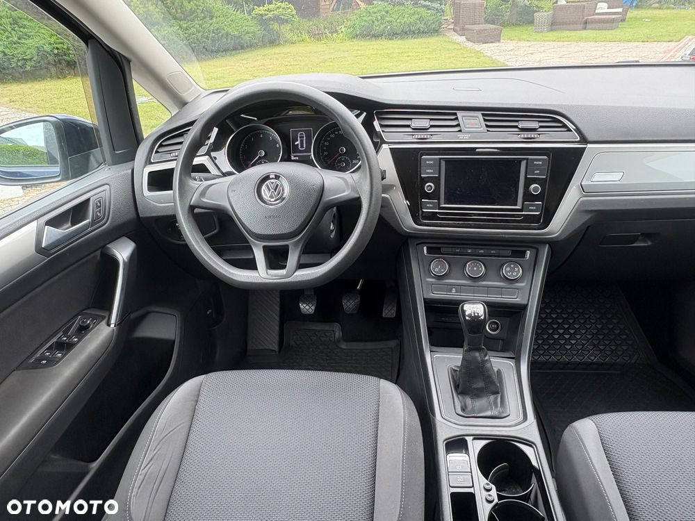 Volkswagen Touran 1.5 TSI EVO Active - 16