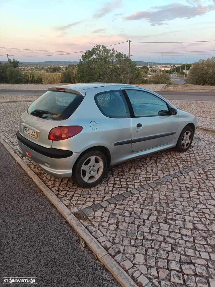 Peugeot 206 2004 photo 5