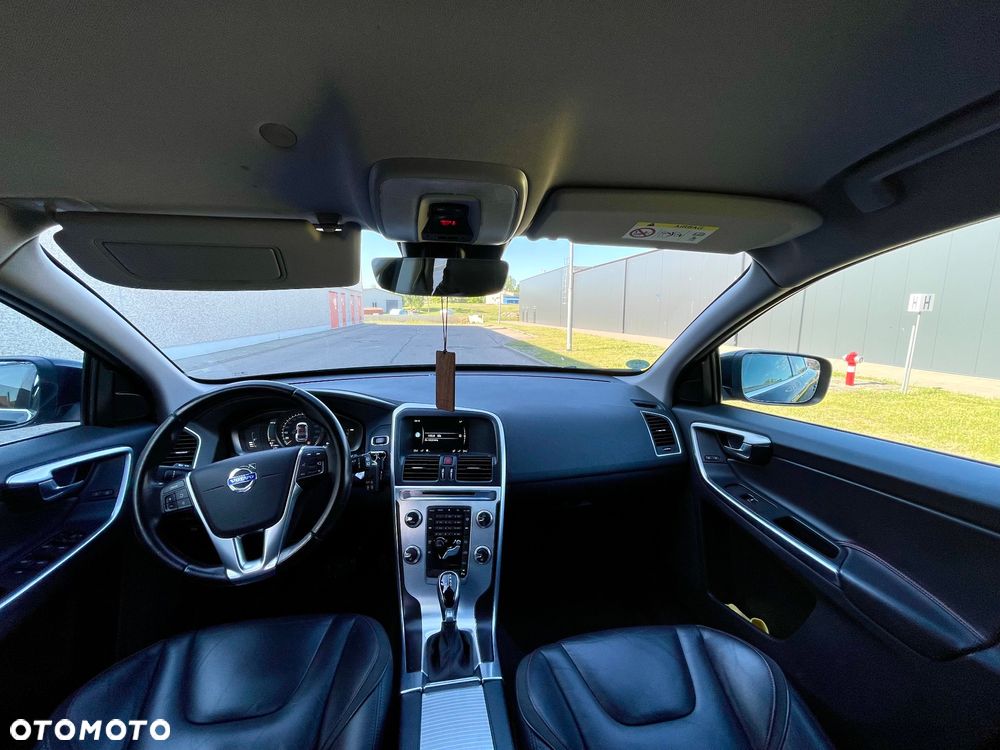 Volvo XC 60 D4 Drive-E Ocean Race - 19