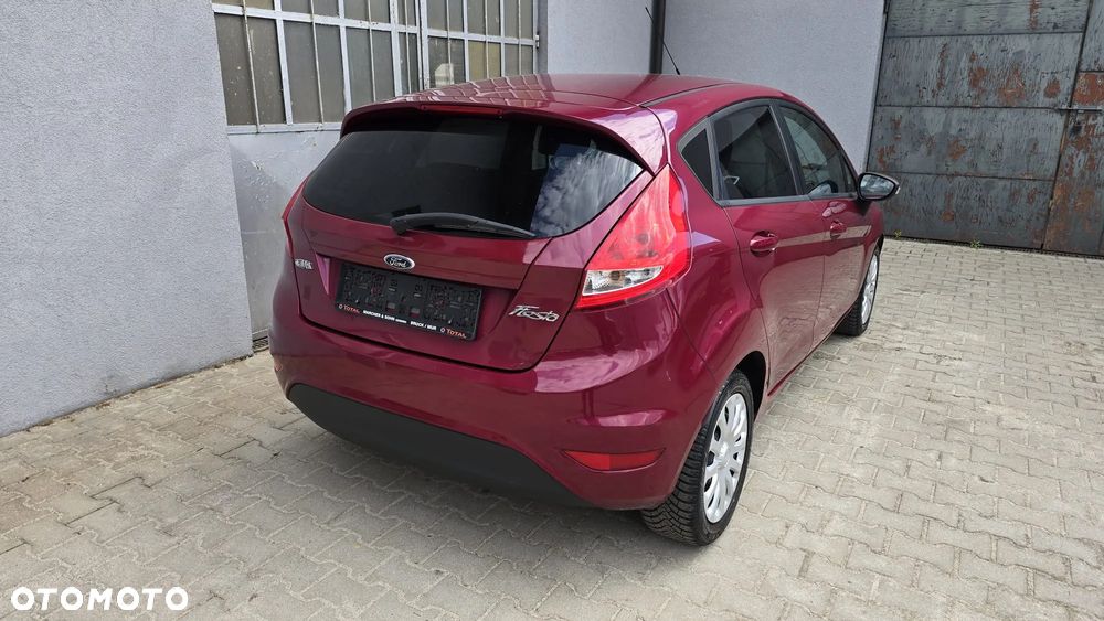 Ford Fiesta 1.25 Celebration - 25